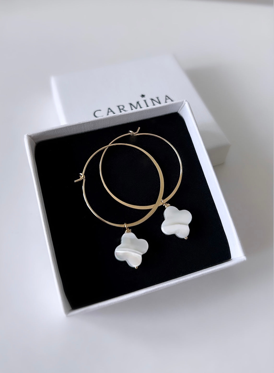 Mother of Pearl clover bracelet