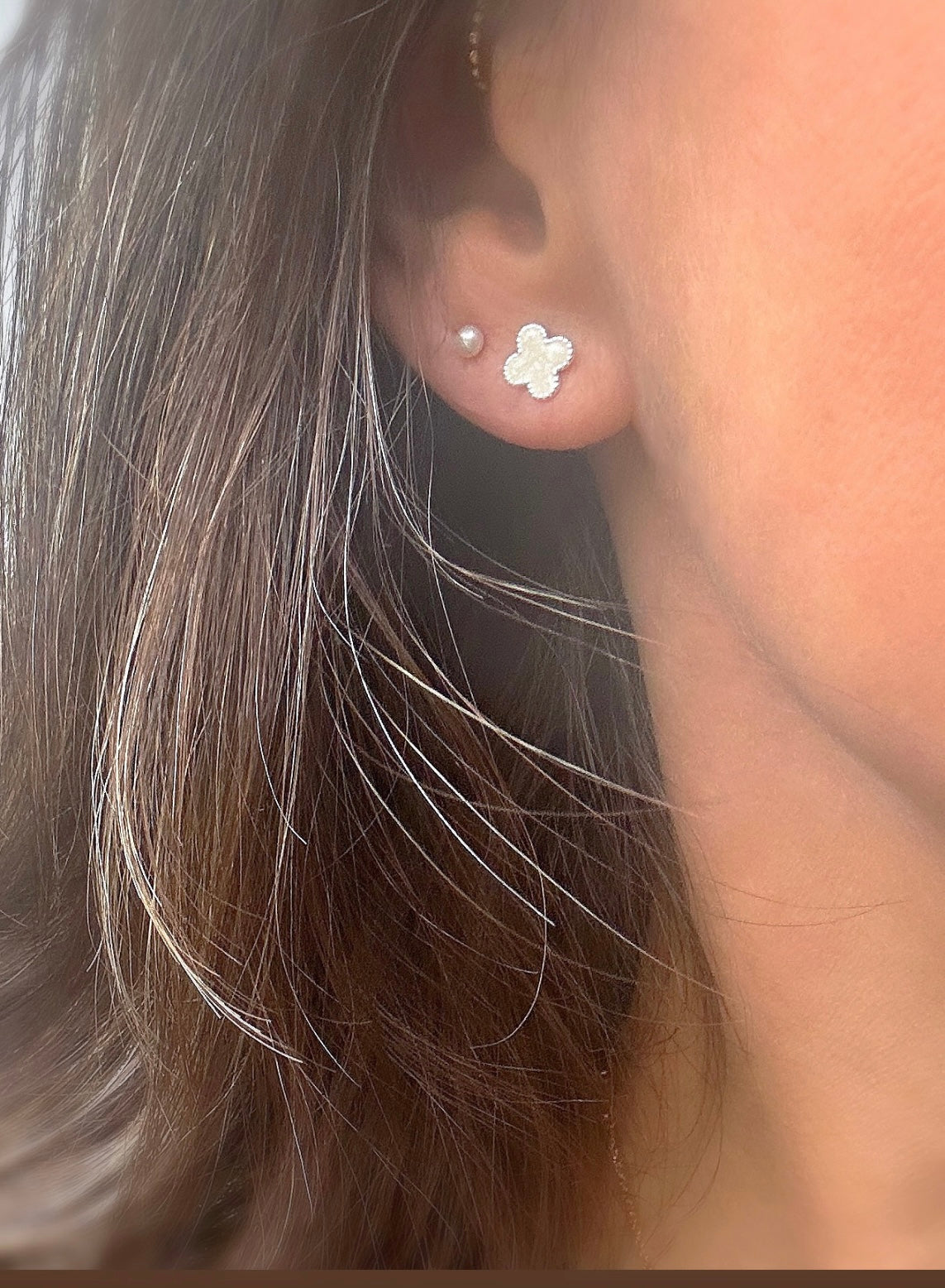 Clover stud earrings
