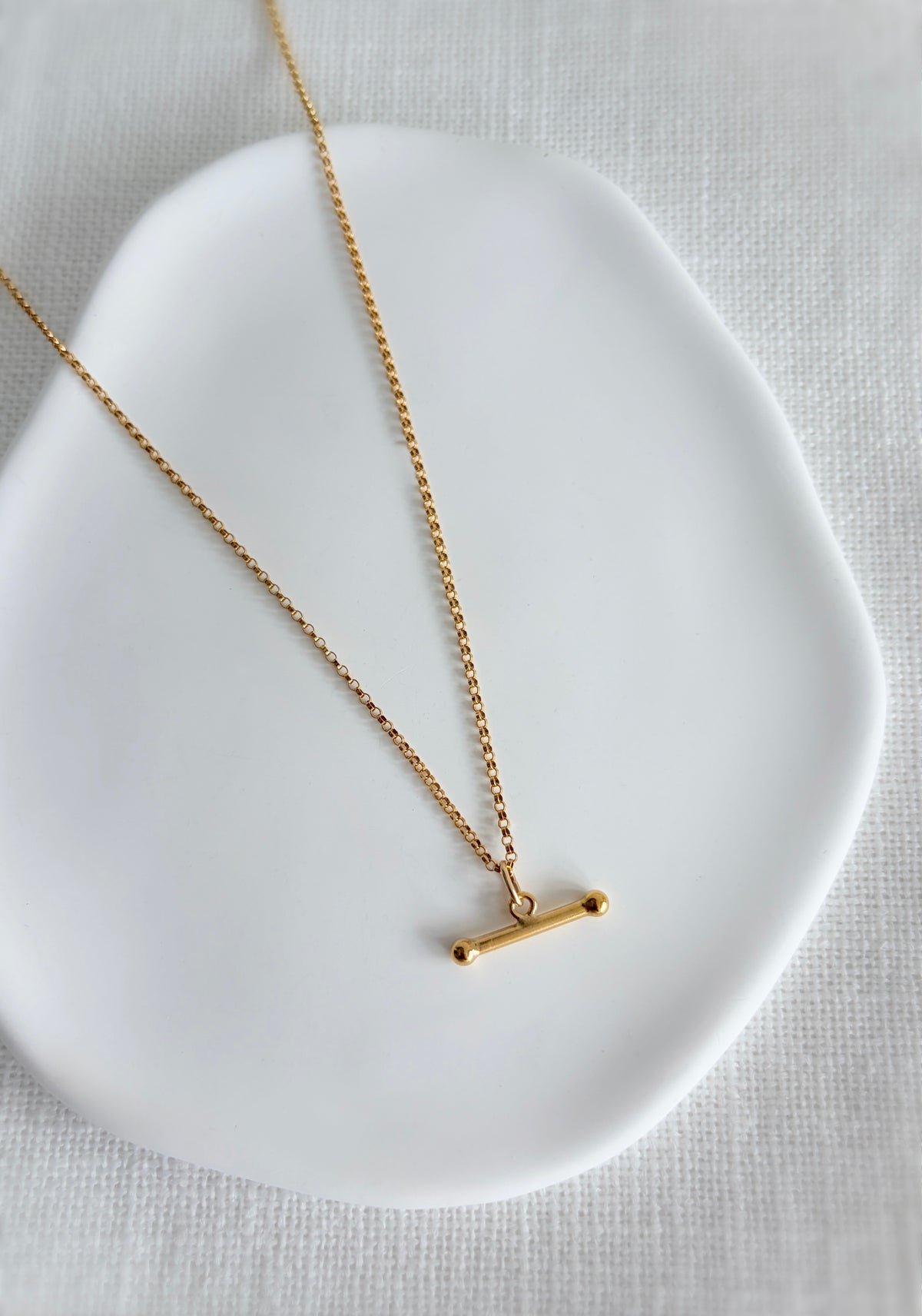 The classic T-bar necklace