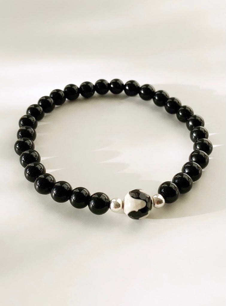 Black Onyx & Agate bracelet