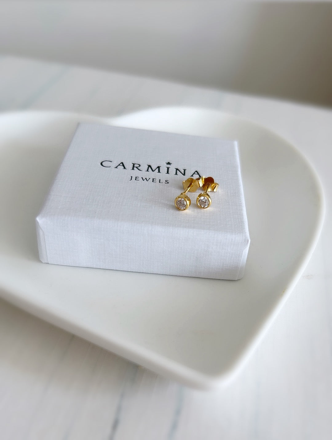 Cubic zirconia studs