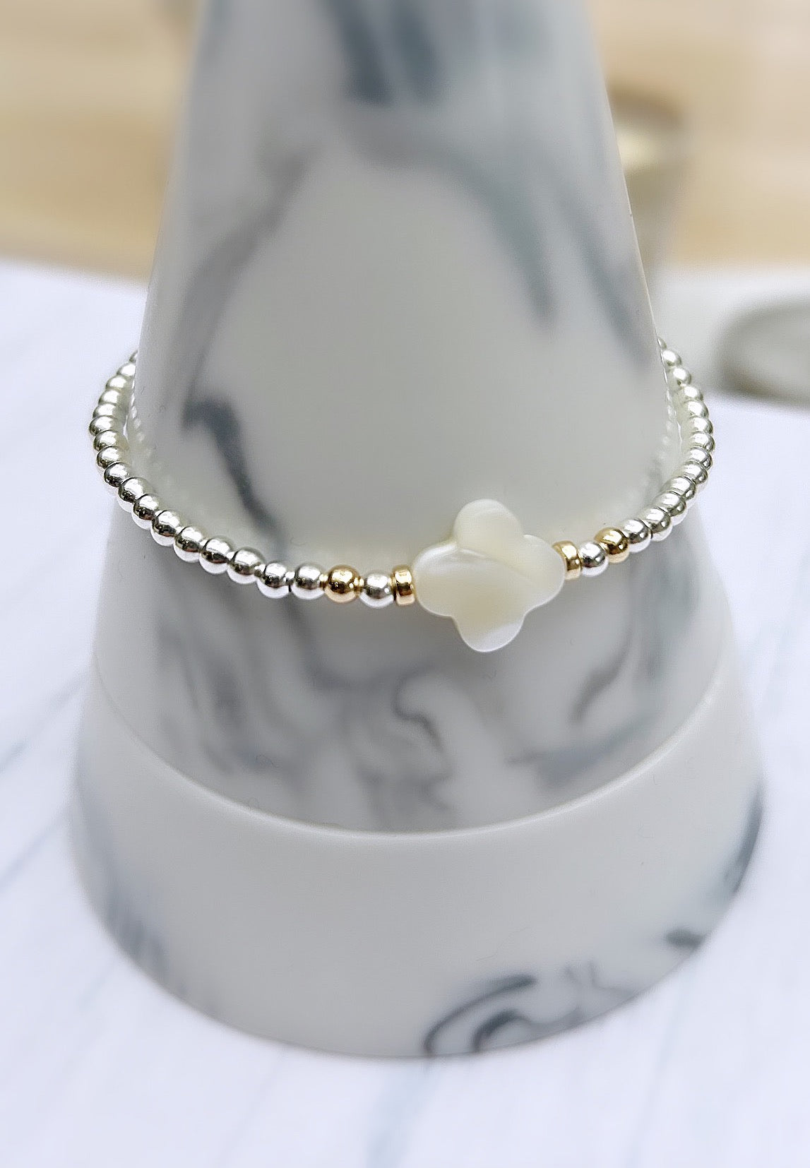 Mother of Pearl clover bracelet