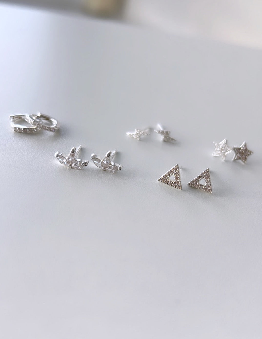 Star crystal stud earrings