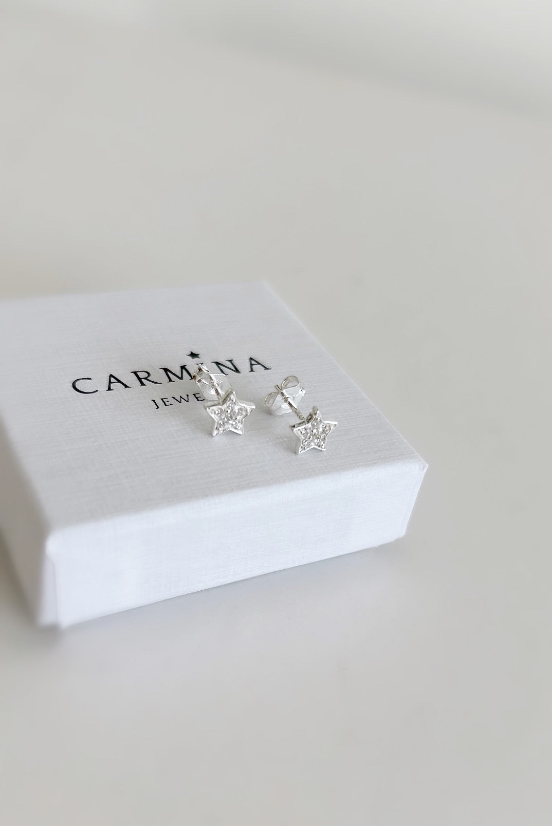 Star crystal stud earrings