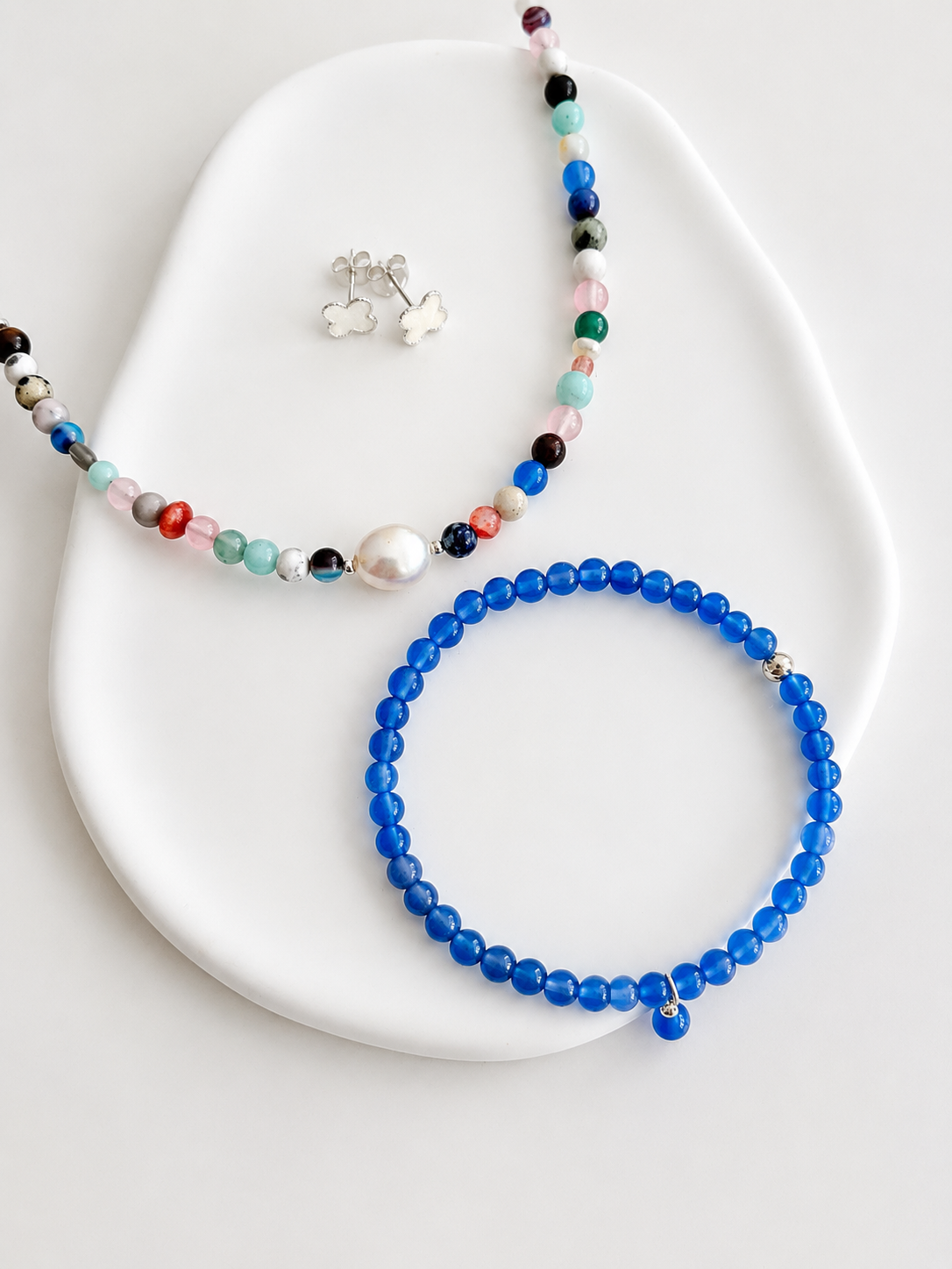 Blue onyx gemstone bracelet