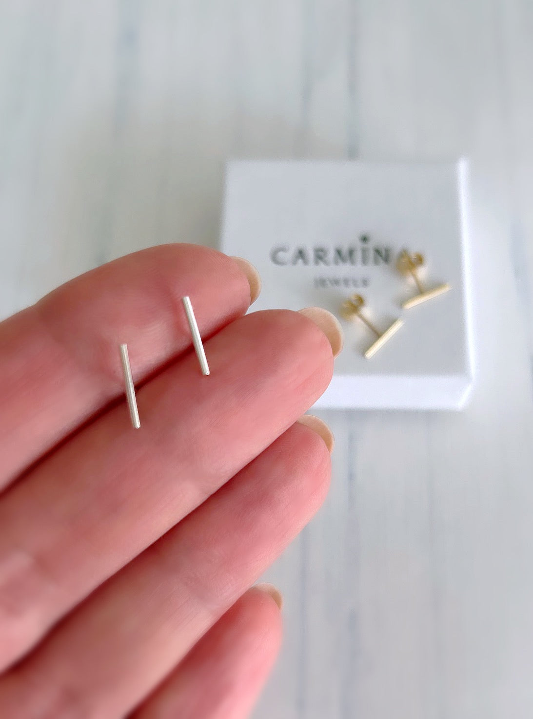 Bar stud earrings