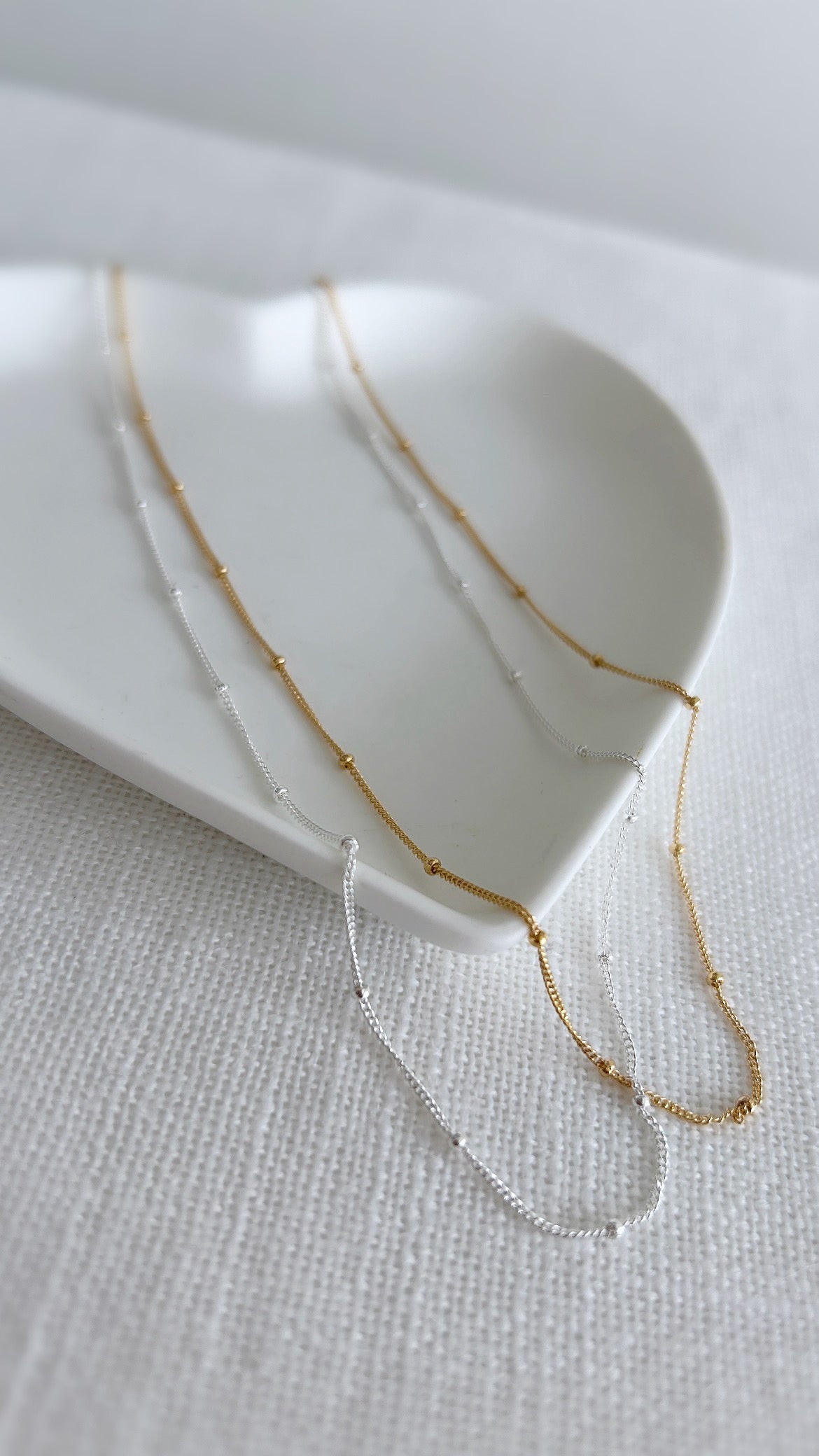 Satellite chain necklace